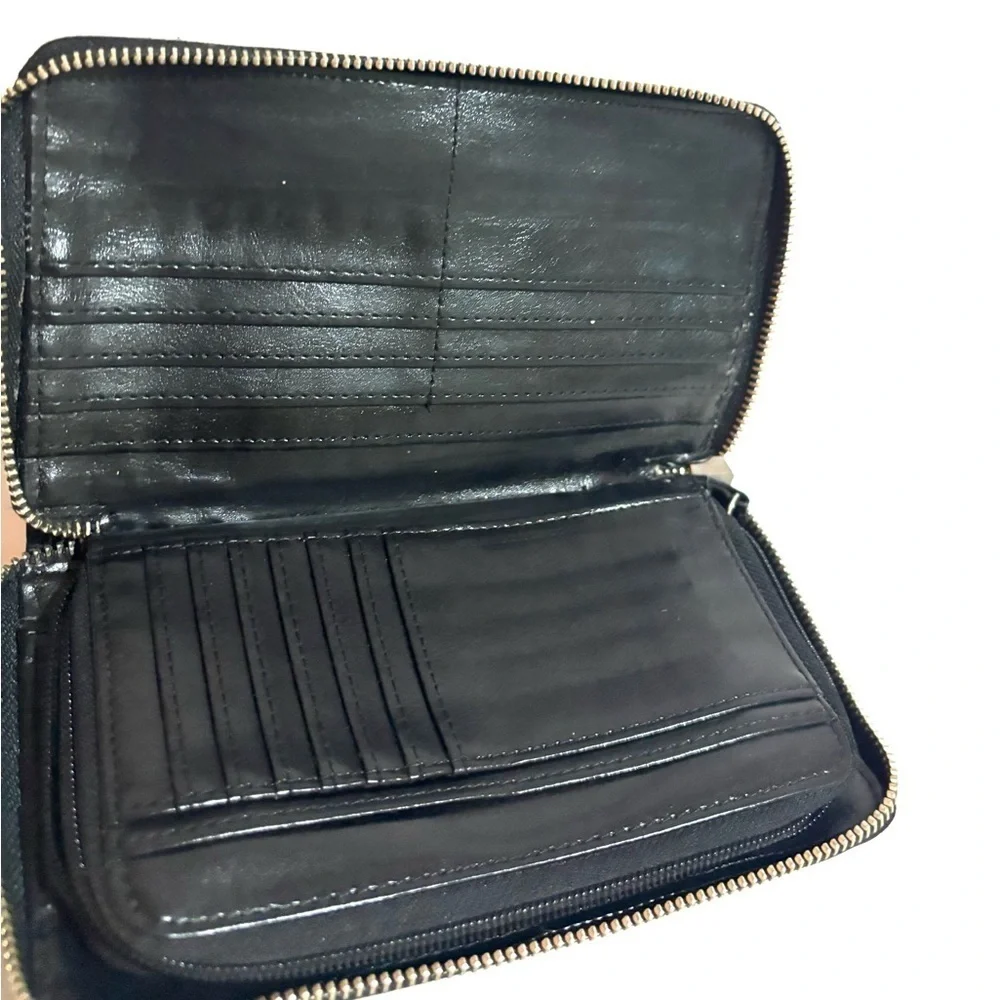 Kenneth Cole Black Leather Wallet clutch
